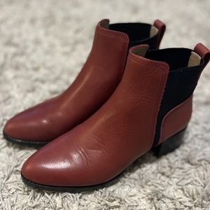 Madewell Chelsea Boots in Leather